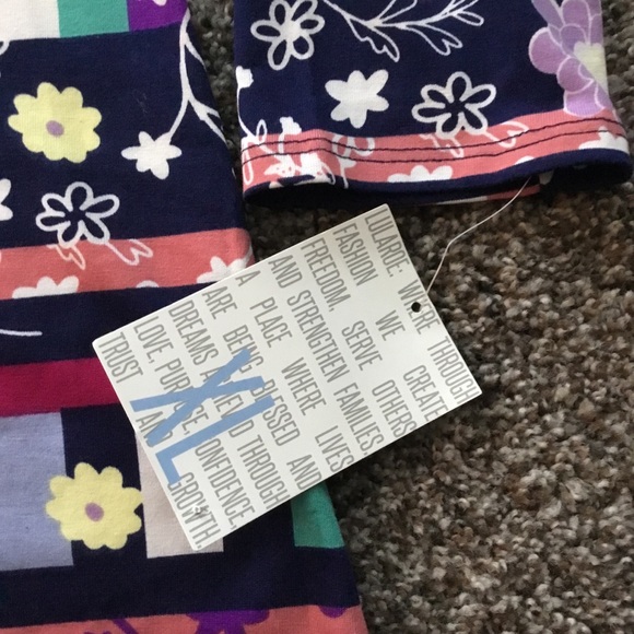 SALE ๐ LuLaRoe Lynnae XL - NWT - Picture 4 of 4